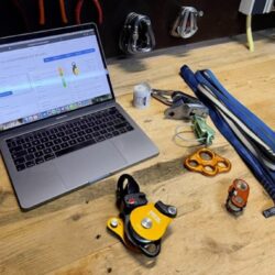 Dienst - Keuring klimmateriaal